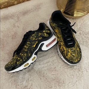Nike plus air max yellow snakeskin 😍